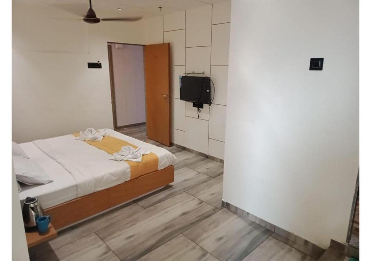 Shree Murlidhar Guest House Szúrat Kültér fotó