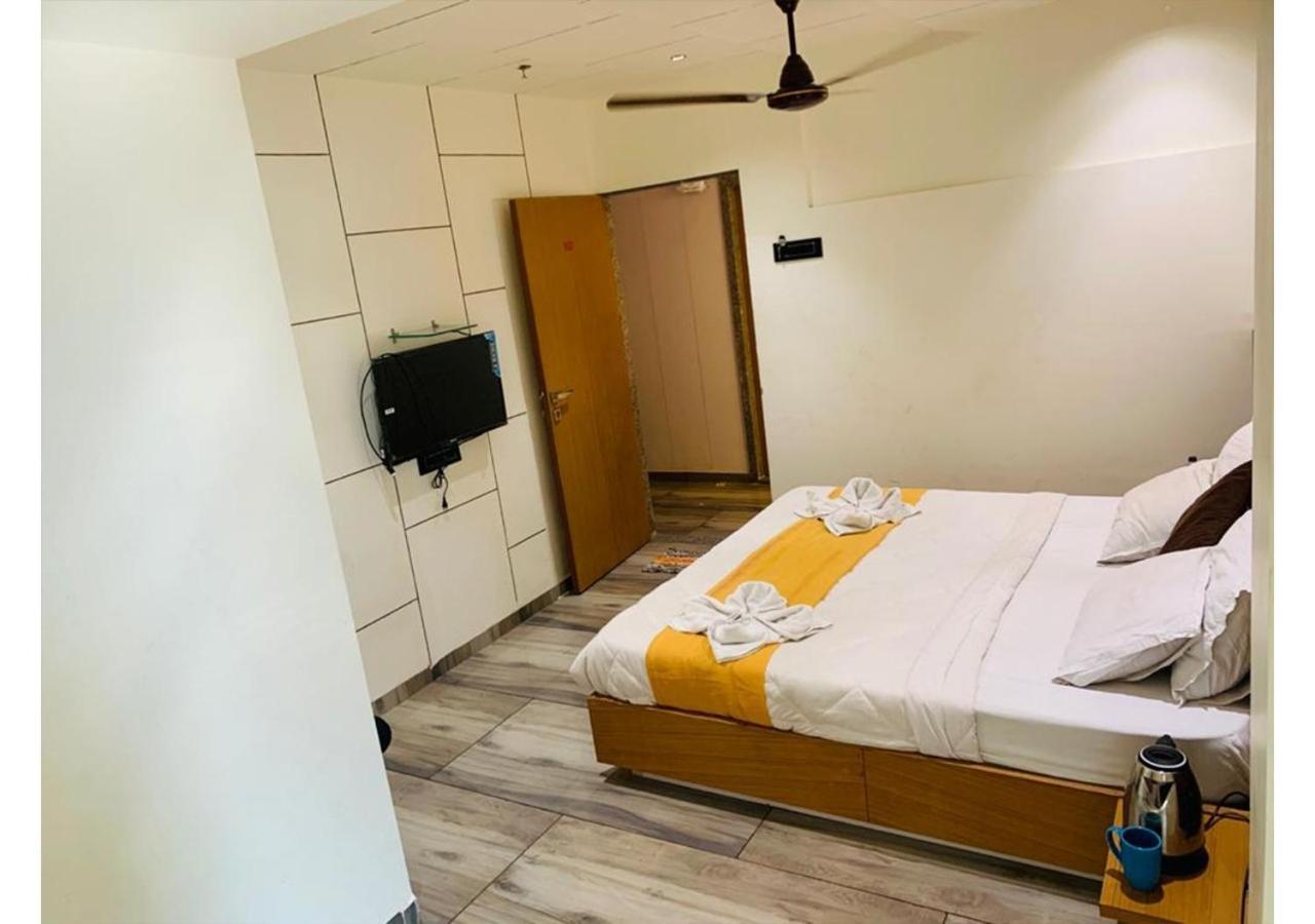 Shree Murlidhar Guest House Szúrat Kültér fotó