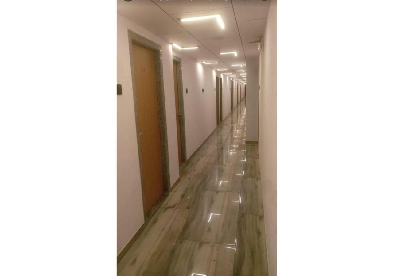 Shree Murlidhar Guest House Szúrat Kültér fotó