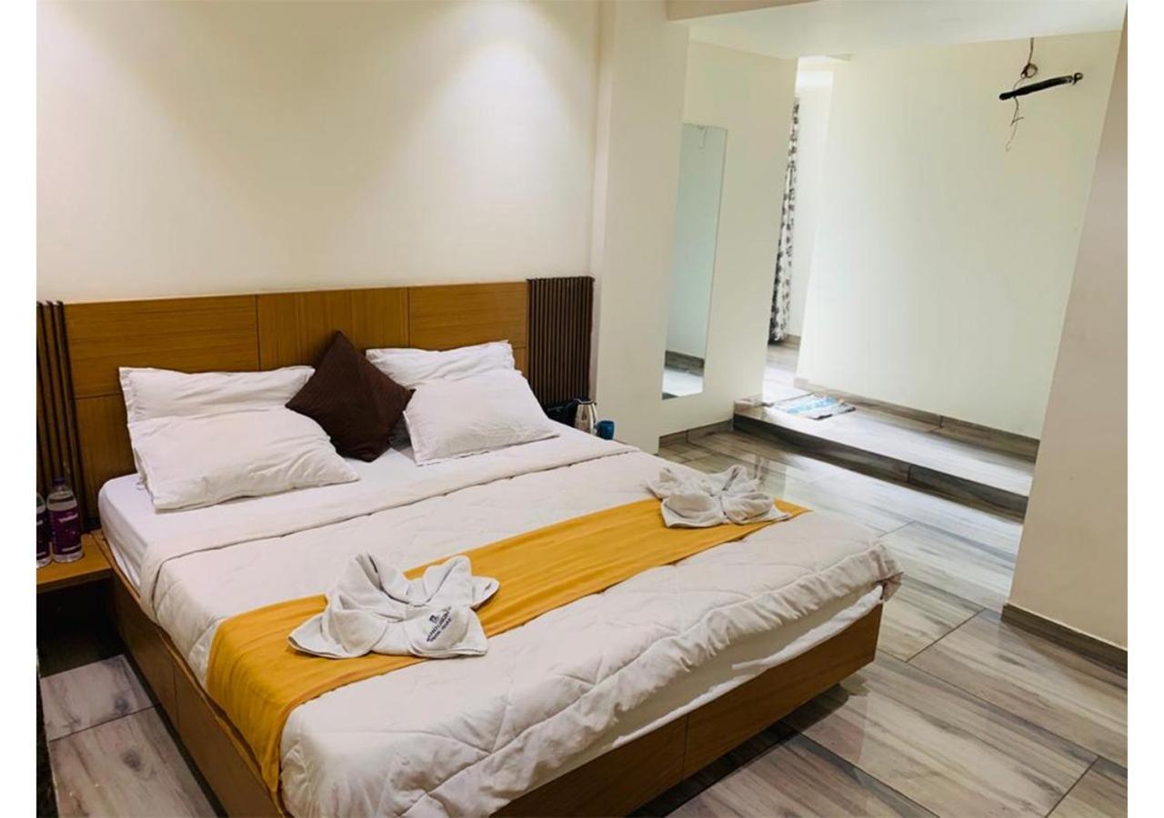 Shree Murlidhar Guest House Szúrat Kültér fotó