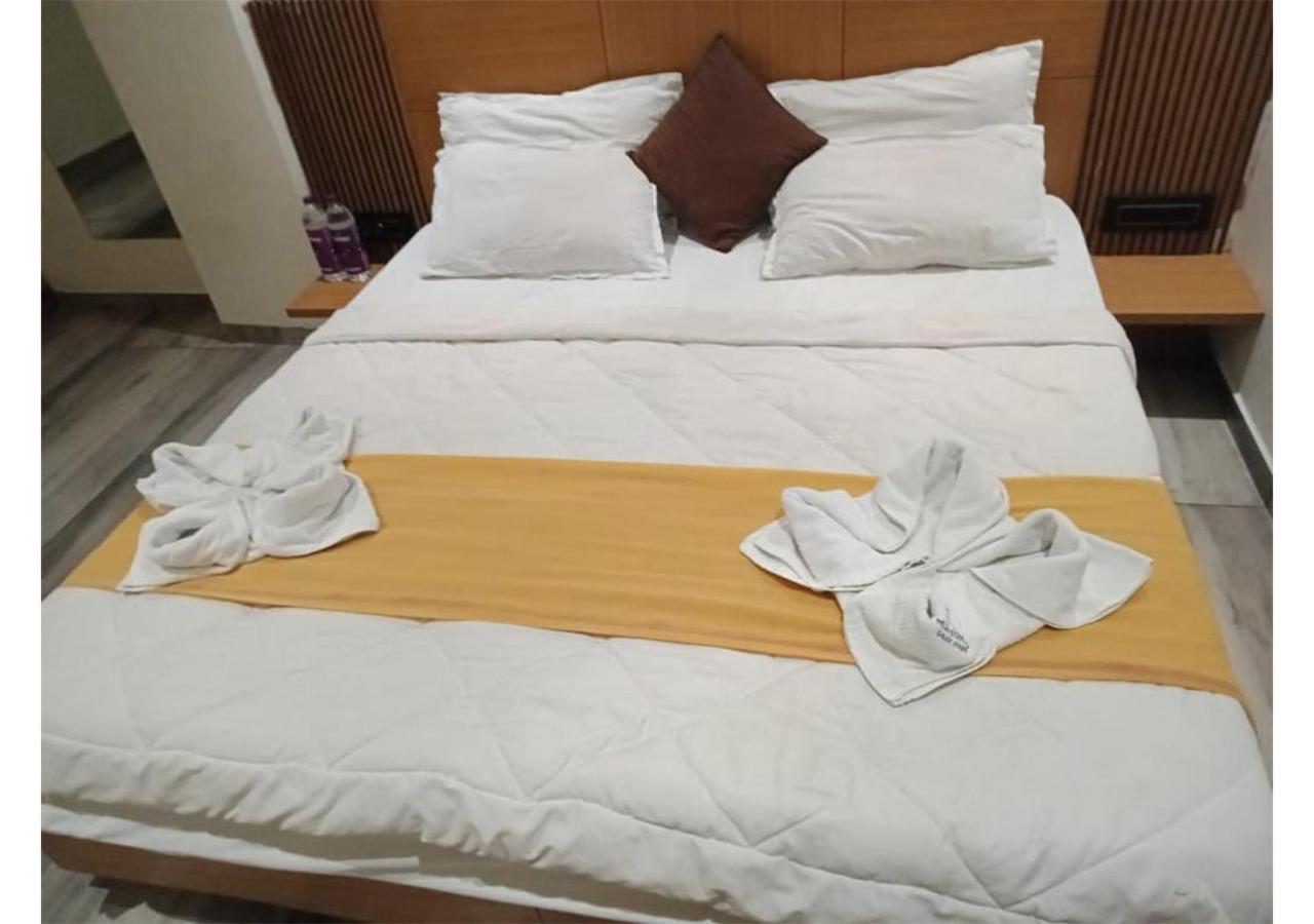 Shree Murlidhar Guest House Szúrat Kültér fotó